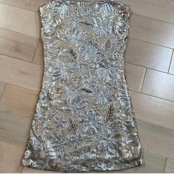 Let tout Petits girls gold cream sequin party shift dress - Picture 7 of 9